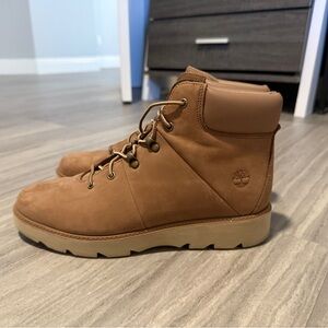 Women’s Timberland Boots, Like New, Size 9